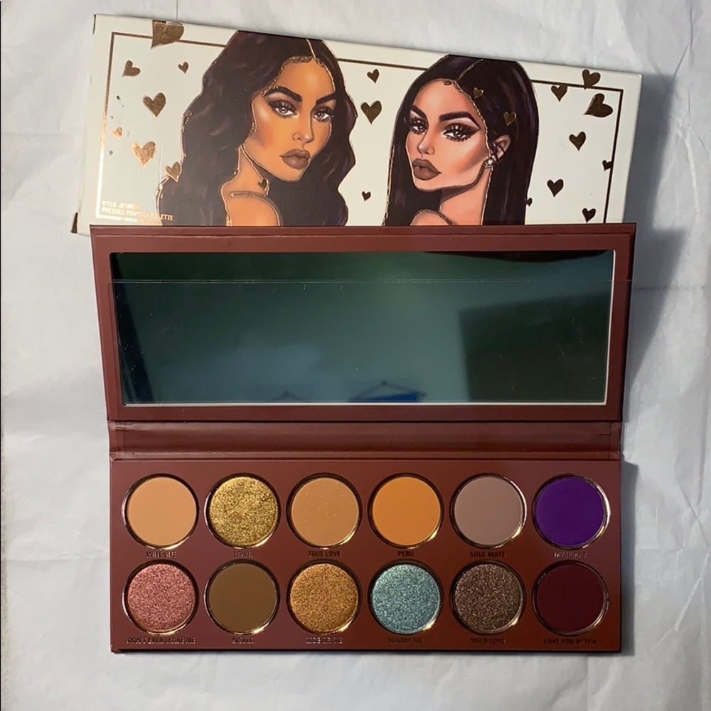 🌟Kylie X Jordyn Eyeshadow Palette🌟